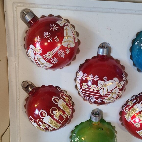 Vintage Unbreakable Christmas Ornaments Made in Italy Box of 6 - Picture 3 of 8